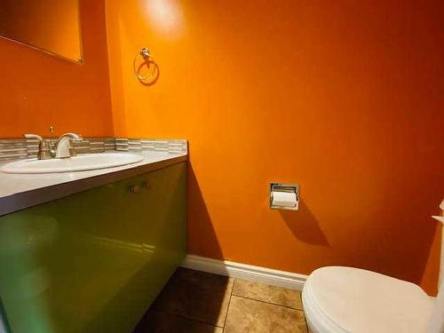 334-457 Collinge Road, Hinton, AB - Indoor Photo Showing Bathroom