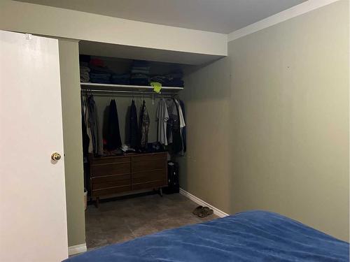 805 8 Street, Fox Creek, AB - Indoor Photo Showing Bedroom