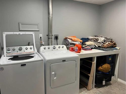 805 8 Street, Fox Creek, AB - Indoor Photo Showing Laundry Room
