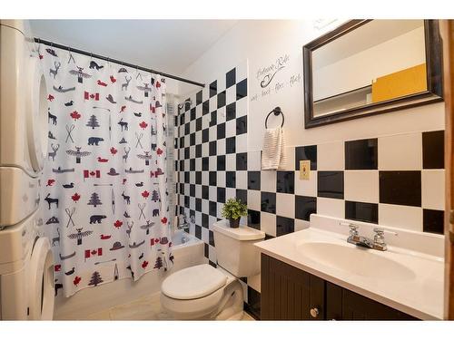 1671 Pine Drive, Calling Lake, AB - Indoor Photo Showing Bathroom