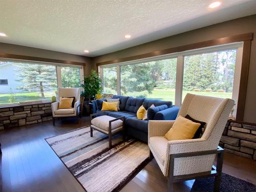 48 Ravine Drive, Whitecourt, AB - Indoor Photo Showing Living Room