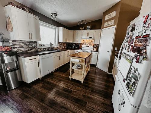 10 Park Drive, Whitecourt, AB - Indoor Photo Showing Kitchen With Double Sink