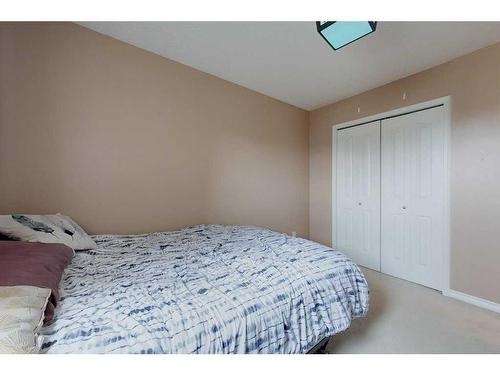 1013 7 Street Sw, Slave Lake, AB - Indoor Photo Showing Bedroom