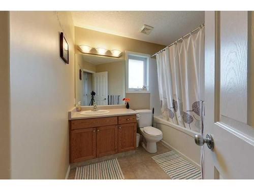1013 7 Street Sw, Slave Lake, AB - Indoor Photo Showing Bathroom