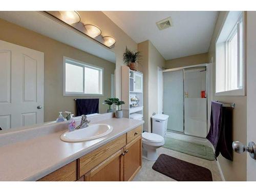 1013 7 Street Sw, Slave Lake, AB - Indoor Photo Showing Bathroom