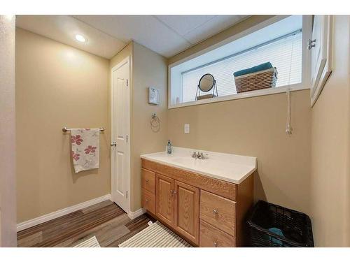 1013 7 Street Sw, Slave Lake, AB - Indoor Photo Showing Bathroom