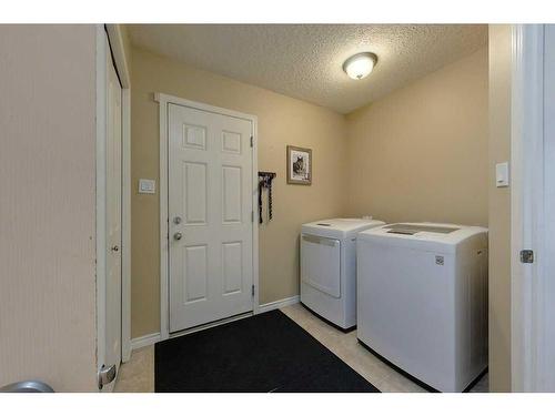 1013 7 Street Sw, Slave Lake, AB - Indoor Photo Showing Laundry Room