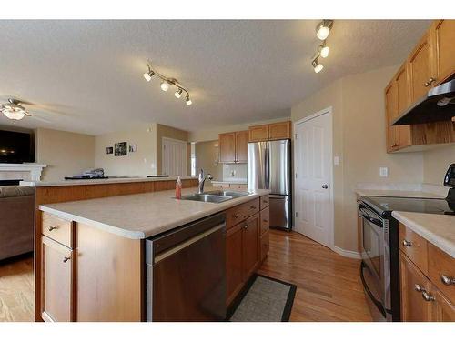 1013 7 Street Sw, Slave Lake, AB - Indoor Photo Showing Kitchen With Double Sink