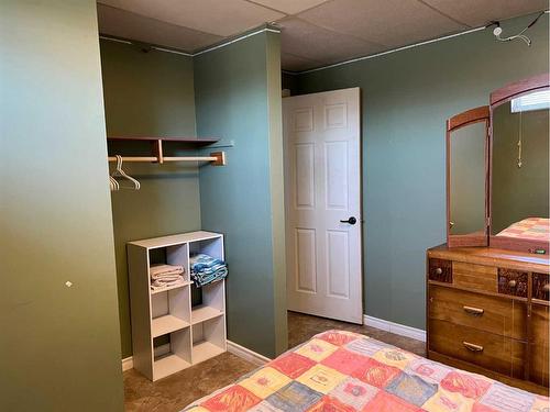 516 4 Avenue, Fox Creek, AB - Indoor Photo Showing Bedroom