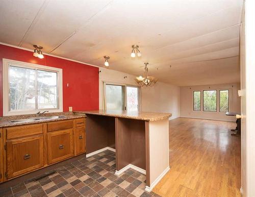 644052 Highway 831, Rural Athabasca County, AB - Indoor Photo Showing Kitchen With Double Sink