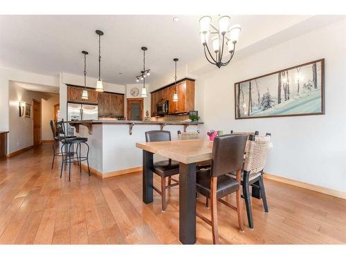 215-107 Armstrong Place, Canmore, AB - Indoor Photo Showing Dining Room