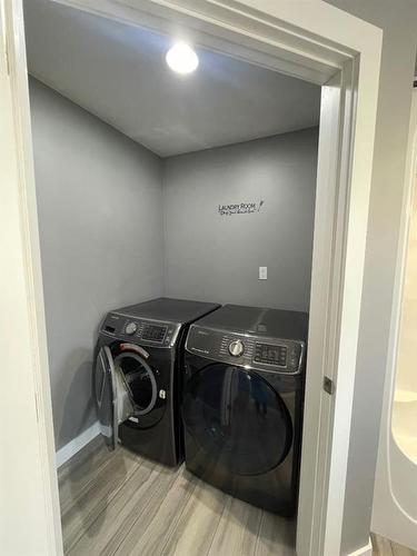 6701 15 Avenue, Edson, AB - Indoor Photo Showing Laundry Room