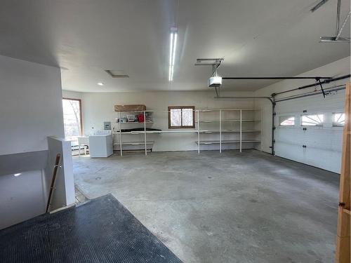 6701 15 Avenue, Edson, AB - Indoor Photo Showing Garage