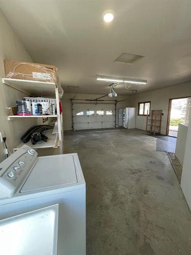 6701 15 Avenue, Edson, AB - Indoor Photo Showing Garage