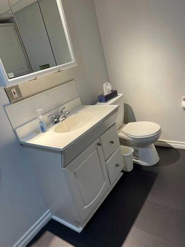 708 8 Street, Fox Creek, AB - Indoor Photo Showing Bathroom