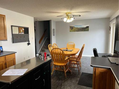 708 8 Street, Fox Creek, AB - Indoor Photo Showing Dining Room