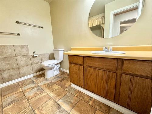 51 Harolds Hollow, Whitecourt, AB - Indoor Photo Showing Bathroom