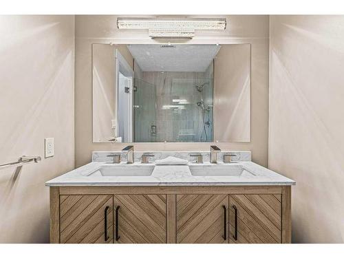 B-419 Marten Street, Banff, AB - Indoor Photo Showing Bathroom