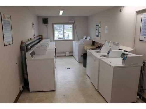 105B-5611 9 Avenue, Edson, AB - Indoor Photo Showing Laundry Room