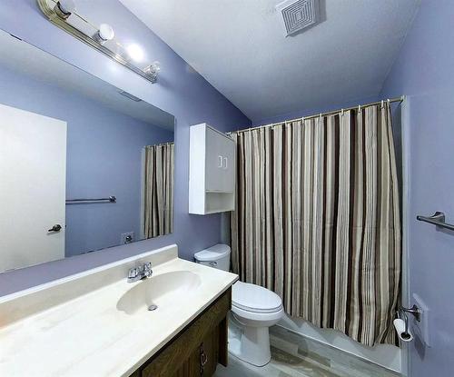 5908 9 Avenue, Edson, AB - Indoor Photo Showing Bathroom