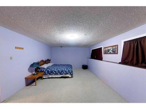 5908 9 Avenue, Edson, AB - Indoor Photo Showing Bedroom
