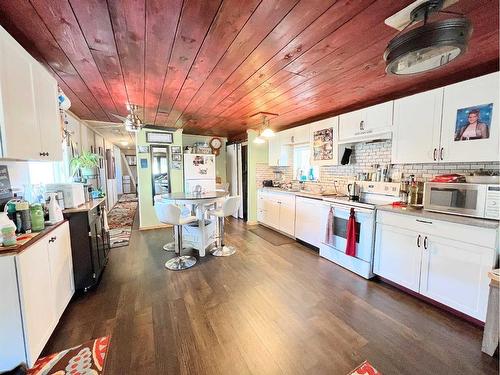 13-660022 Range Road 225.5, Rural Athabasca County, AB - Indoor Photo Showing Kitchen