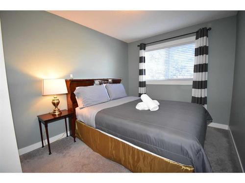 121 Mcpherson Drive, Hinton, AB - Indoor Photo Showing Bedroom