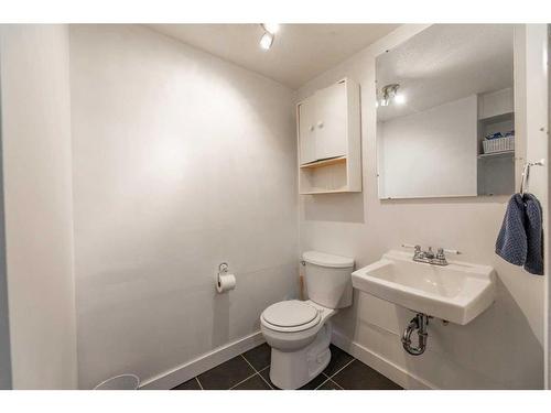 18-441 Switzer Drive, Hinton, AB - Indoor Photo Showing Bathroom