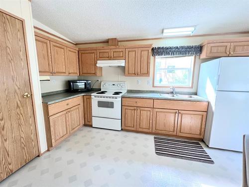124 Allen Drive, Rural Athabasca County, AB - Indoor Photo Showing Kitchen