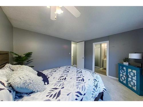 901 13 Avenue Se, Slave Lake, AB - Indoor Photo Showing Bedroom