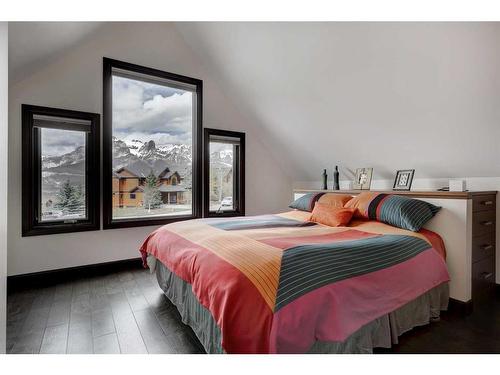 465 Eagle Heights, Canmore, AB - Indoor Photo Showing Bedroom
