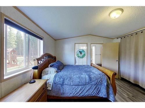 54105C Range Rd 165, Rural Yellowhead County, AB - Indoor Photo Showing Bedroom