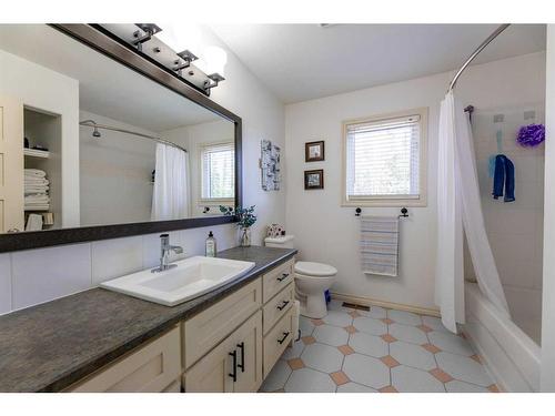 4705 Mountain Road, Brule, AB - Indoor Photo Showing Bathroom
