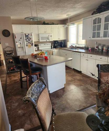 502 8 Street, Fox Creek, AB - Indoor Photo Showing Kitchen