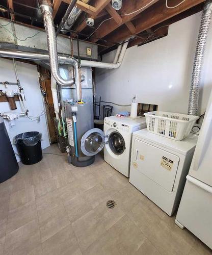 502 8 Street, Fox Creek, AB - Indoor Photo Showing Laundry Room
