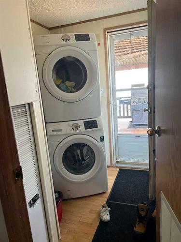 407 9 Street, Fox Creek, AB - Indoor Photo Showing Laundry Room