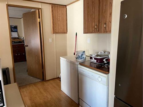 407 9 Street, Fox Creek, AB - Indoor Photo Showing Kitchen