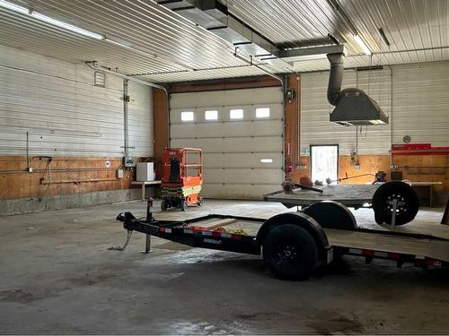 111080 Flats Road, Rural Woodlands County, AB - Indoor Photo Showing Garage