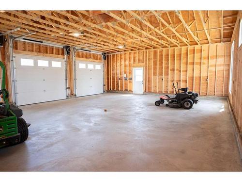 232032 Township Road 680, Rural Athabasca County, AB - Indoor Photo Showing Garage