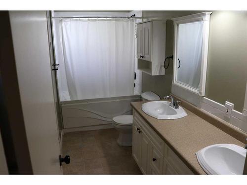 5752 9 Avenue, Edson, AB - Indoor Photo Showing Bathroom