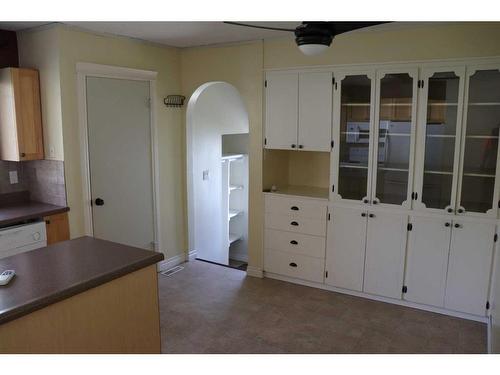 5752 9 Avenue, Edson, AB - Indoor Photo Showing Kitchen