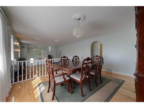 513 7 Street Sw, Slave Lake, AB - Indoor Photo Showing Dining Room