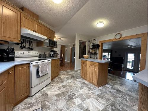 592062 Highway 32, Rural Woodlands County, AB - Indoor Photo Showing Kitchen