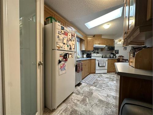 592062 Highway 32, Rural Woodlands County, AB - Indoor Photo Showing Kitchen