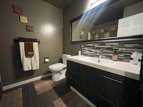 55 Hillside Crescent, Swan Hills, AB - Indoor Photo Showing Bathroom