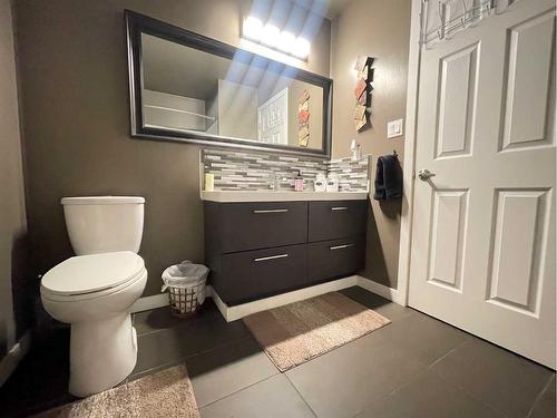 55 Hillside Crescent, Swan Hills, AB - Indoor Photo Showing Bathroom