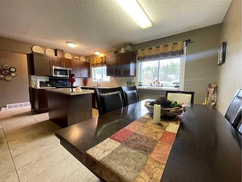 55 Hillside Crescent, Swan Hills, AB - Indoor Photo Showing Dining Room