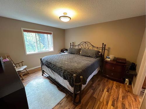 4049 Bradwell Street, Hinton, AB - Indoor Photo Showing Bedroom