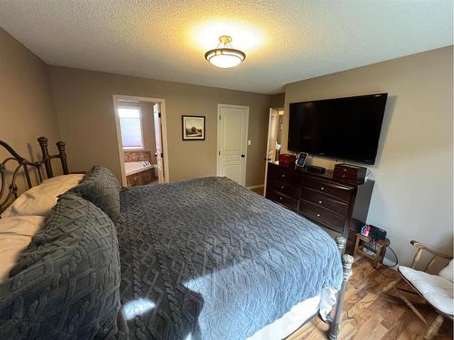 4049 Bradwell Street, Hinton, AB - Indoor Photo Showing Bedroom