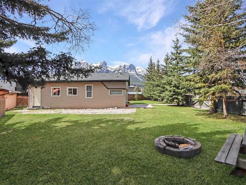 1621 1St Avenue, Canmore, AB - Outdoor